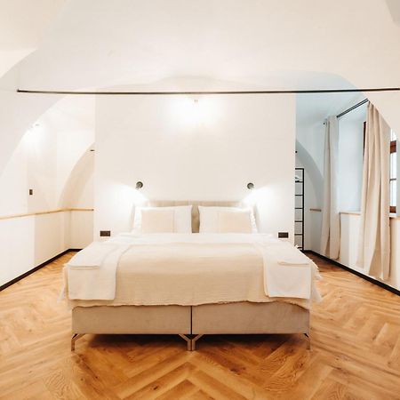Hviezdoslavova Apartments, Trnava Centre, Parking Available Eksteriør bilde