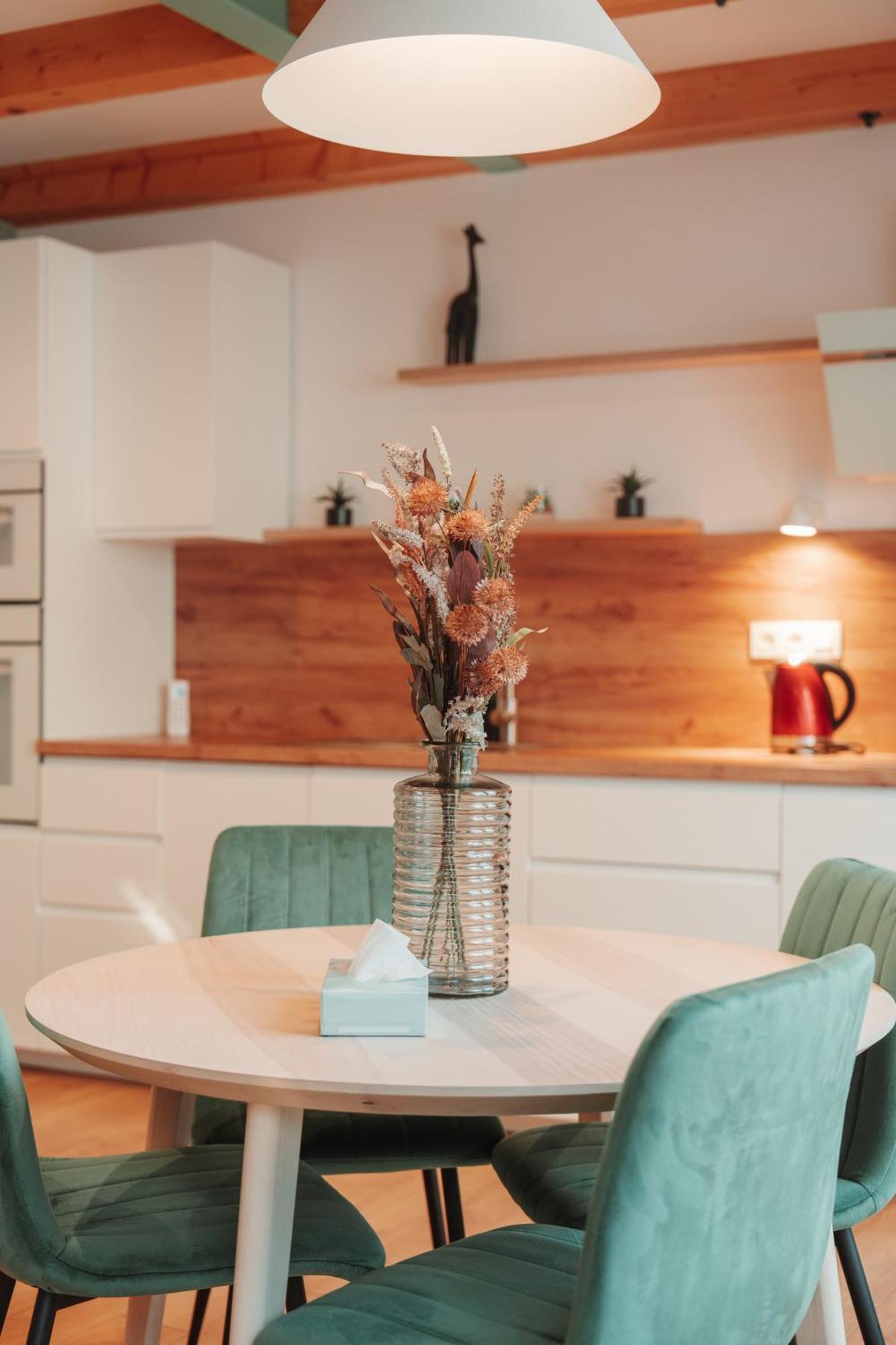 Hviezdoslavova Apartments, Trnava Centre, Parking Available Eksteriør bilde