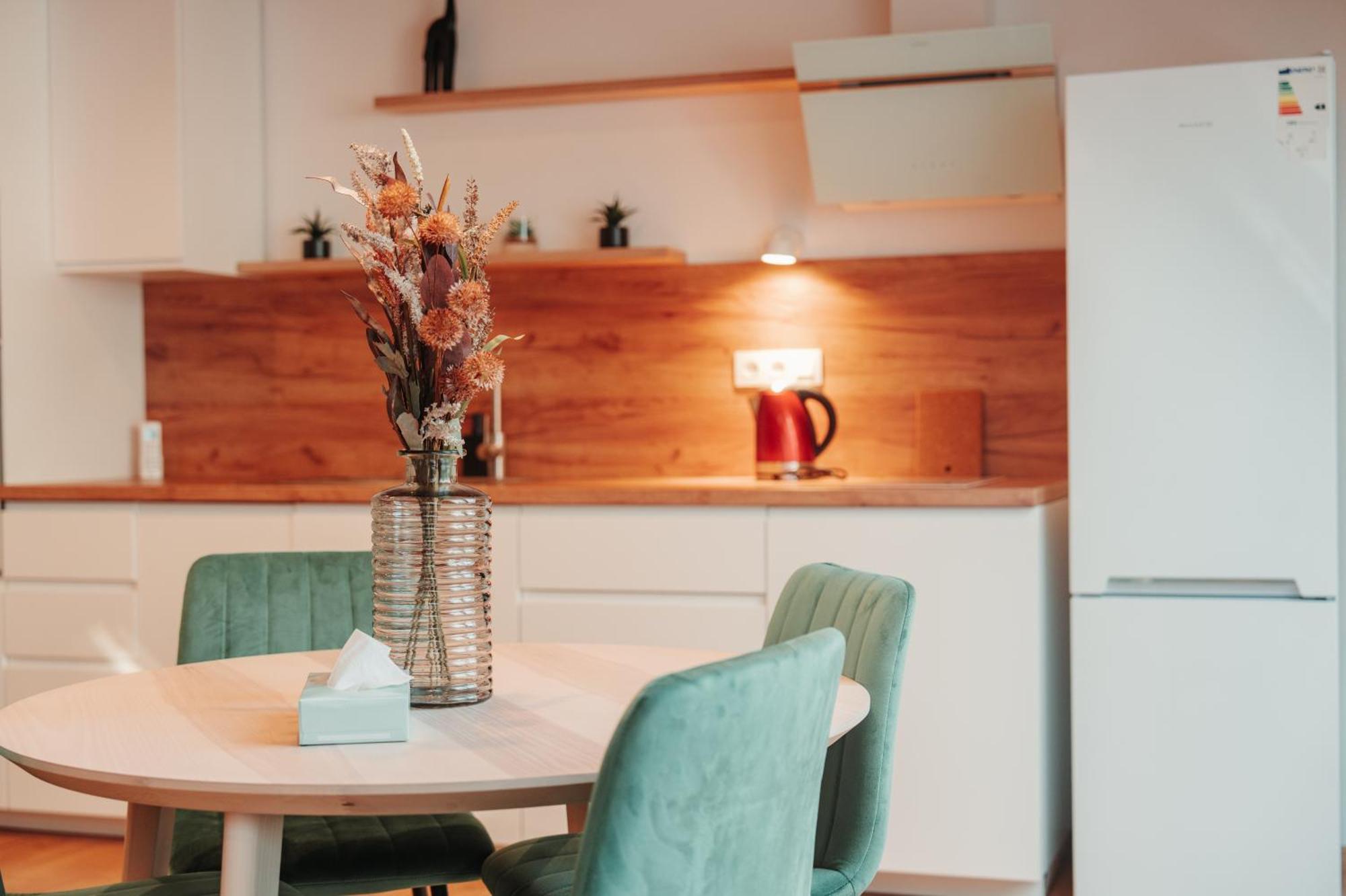 Hviezdoslavova Apartments, Trnava Centre, Parking Available Eksteriør bilde